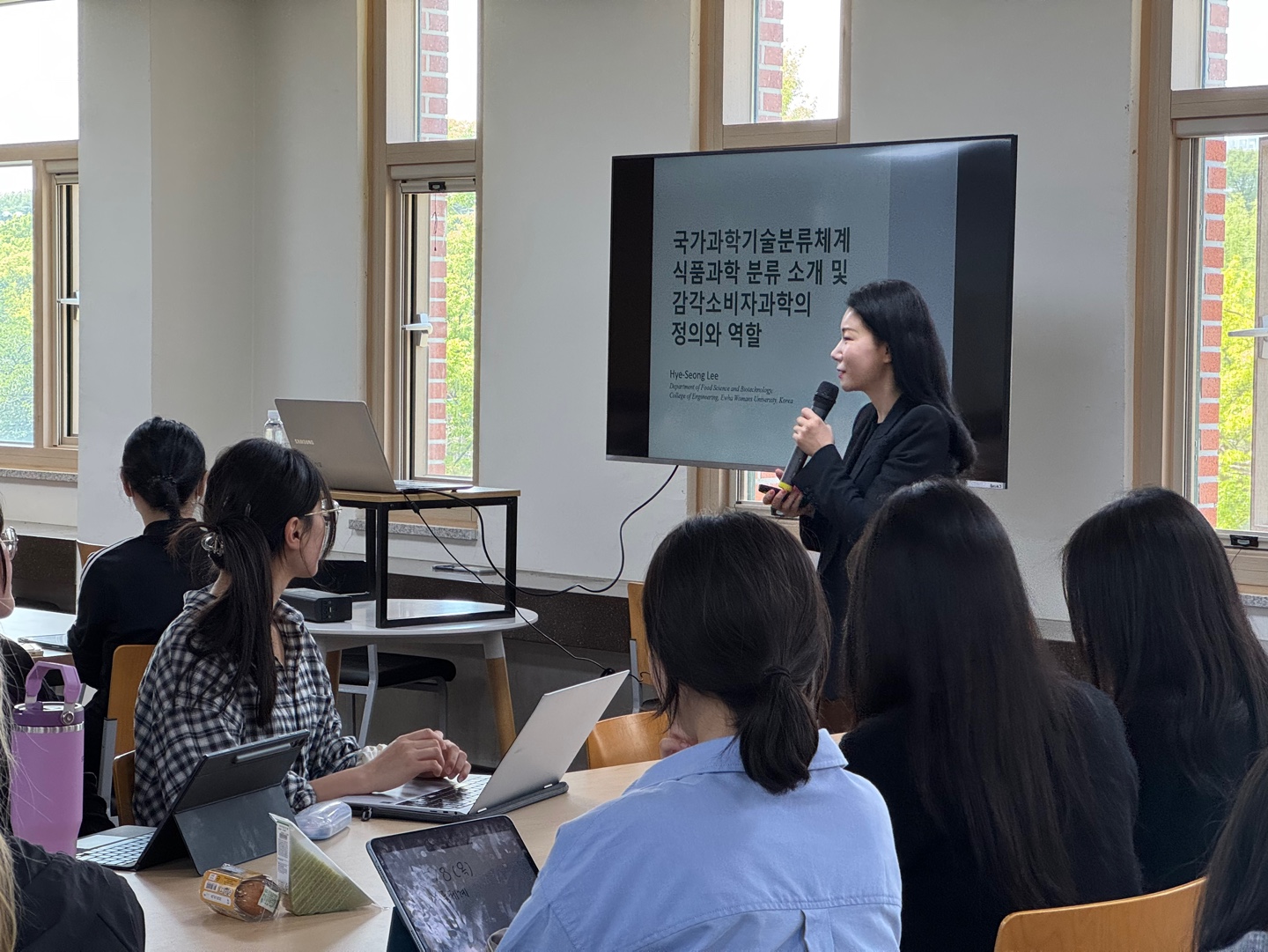 이화여대 이혜성 교수 특강 대표이미지